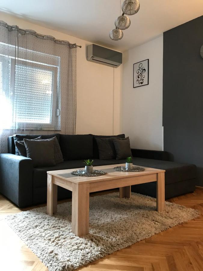 Apartman Sicilija Apartment เทรบินเย ภายนอก รูปภาพ