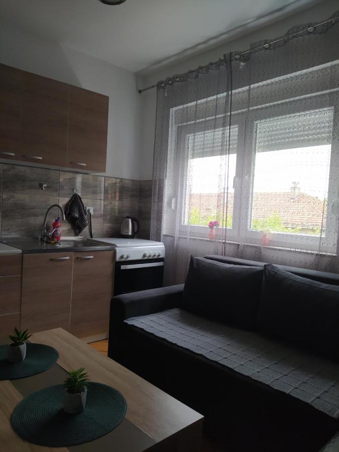 Apartman Sicilija Apartment เทรบินเย ภายนอก รูปภาพ