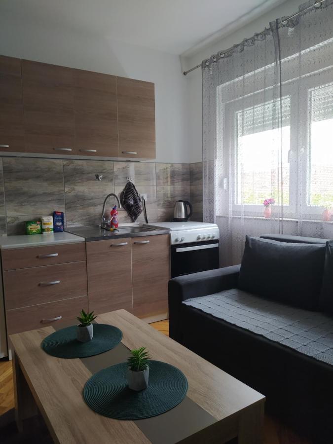 Apartman Sicilija Apartment เทรบินเย ภายนอก รูปภาพ